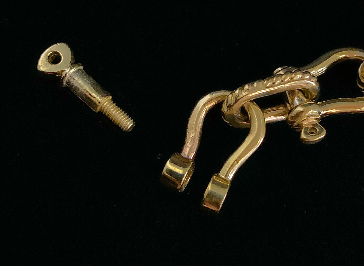 Shackle Bracelet - Medium