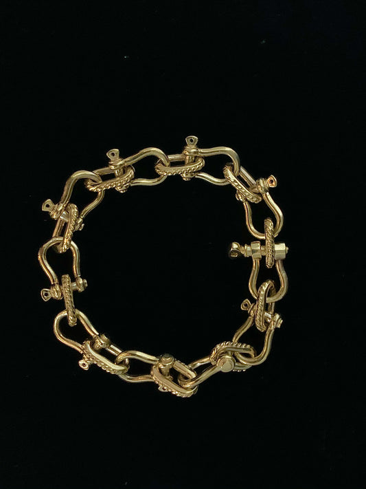 Shackle Bracelet - Medium